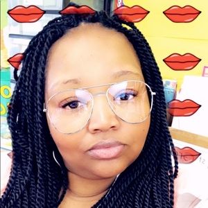 Meet your Posher, Vanessa